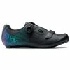 Chaussures Route Northwave Storm Carbon 2 Noir/Iridescent 1 Chaussures Route Northwave Storm Carbon 2 Noir/Iridescent -Fizik Soldes chaussures route northwave storm carbon 2 noir iridescent